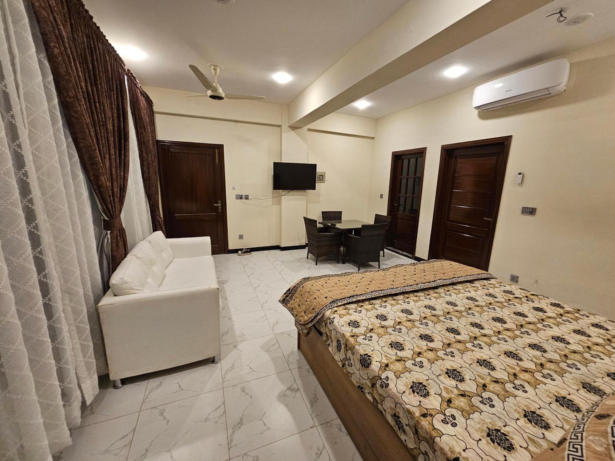 Motorway Majesty Suites Islamabad - Near Islamabad International Airport And Motorway 客房 照片
